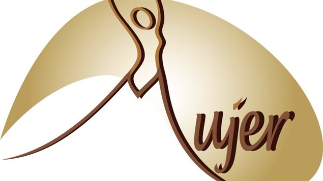 Logotipo del organismo de mujeres latinoamericanas de Canadá, MUJER