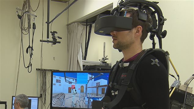 Une commotion cérébrale est « un type de lésion au cerveau qui provoque une détérioration de la fonction cérébrale ». Des tests en ligne sont utilisés pour connaître l’état du cerveau, et avoir désormais une base de données sur l’athlète avant la commotion, les tests de scanneur ne permettant pas de savoir avec précision si les athlètes ont déjà eu une commotion.