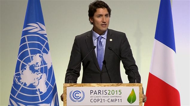 Le premier ministre du Canada Justin Trudeau prend parole à la conférence de Paris sur le climat.
