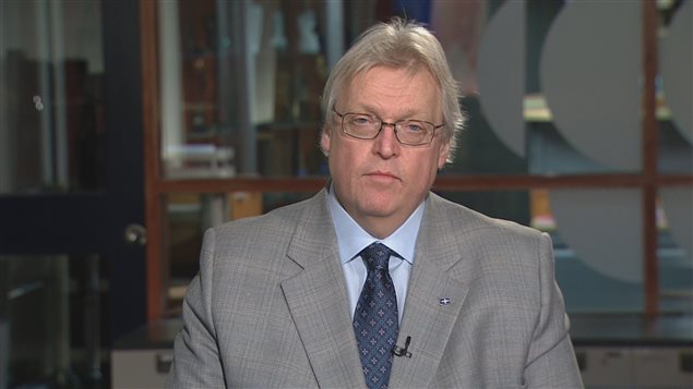El Dr. Gaétan Barrette, ministro de Salud de Quebec.