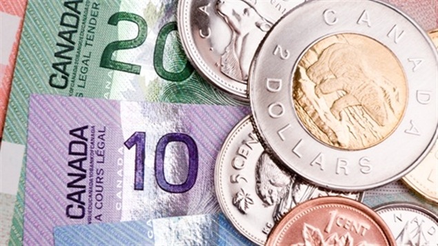 1. Le gouvernement Trudeau baisse les impôts de la classe moyenne2. Ça va mal pour le huard… Le dollar canadien est à son plus faible niveau en plus d’une décennie.3. 5 grandes banques canadiennes donnent 1 million de $ à la Croix-Rouge pour l’accueil des réfugiés