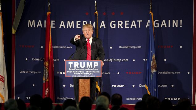 Donald Trump défend sa proposition d'interdire le droit d'entrée des musulmans aux États-Unis.