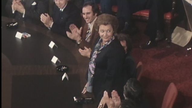 Lise Payette durante la presentación del primer gabinete de René Lévesque en 1976.