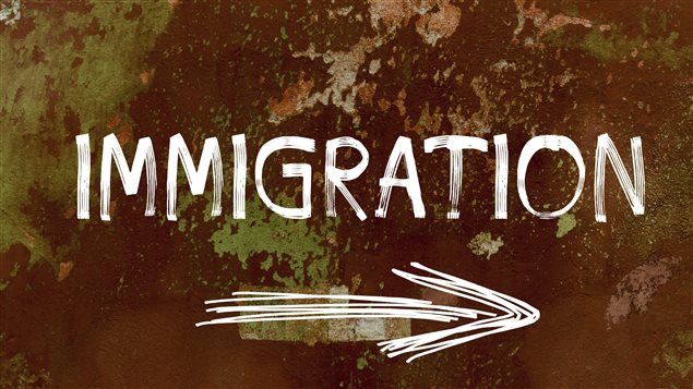Canadá es un país de acogida para miles de inmigrantes. Sin embargo, el proceso puede ser largo y llegar al país -a menos que se llegue con una oferta de empleo o se tenga suerte- no es garantía de trabajar en su profesión. Además el proceso nunca es gratuito. 