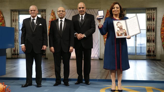 Miembros del cuarteto para el diálogo nacional tunecino recibieron el premio Nobel de la Paz.