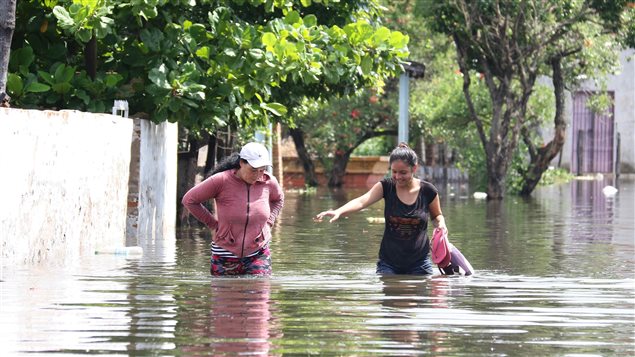 Aumenta el número de evacuados por inundaciones en Paraguay – RCI | Español
