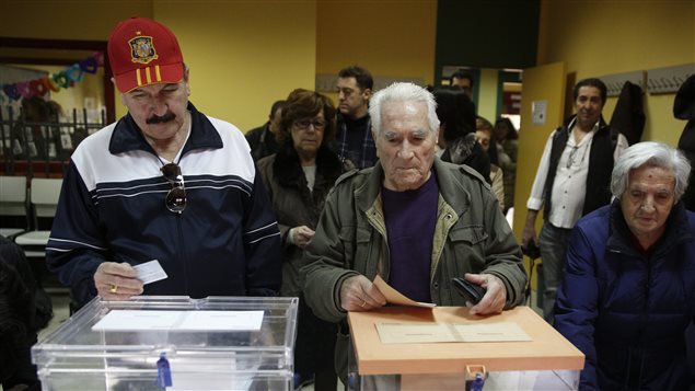 Votantes españoles en Madrid.