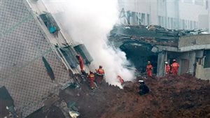 深圳政府动员1500人参加搜救