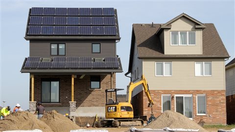 Five production builders in Canada have almost completed their projects to develop strategies for affordable net-zero energy housing. These single-family homes are being constructed in Guelph, Ontario, by Reid’s Heritage Homes.