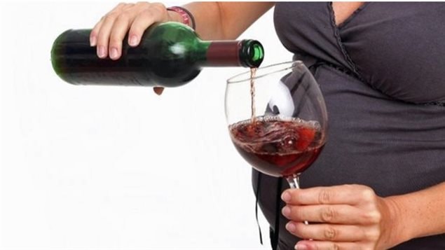 Studies show between six and fourteen percent of Canadian women drink during pregnancy while studies continually show this has a negative effect on the foetus and the child’s later development and bahaviour