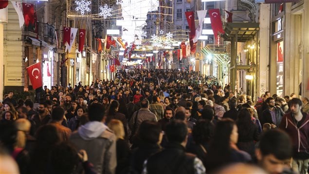 L'avenue Istiklal à Istanboul, en Turquie L'avenue Istiklal à Istanboul, en Turquie