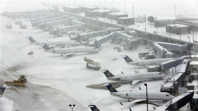 Vue de l’aéroport O’Hare de Chicago sous la neige. Photo : PC/Nam Y. Huh