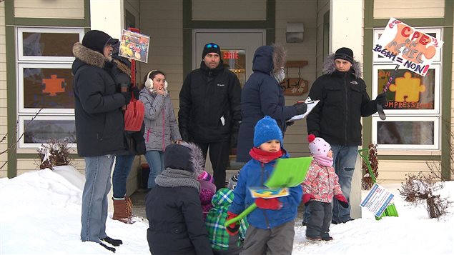 Selon madame Simard, les familles vont commencer à voir l’impact fiscal des compressions budgétaires au moment de procéder à leurs déclarations de revenus