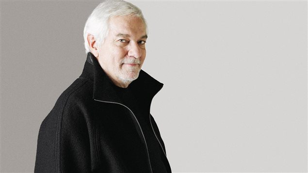 Michel Dumont, en 2005, pose pour le site de la compagnie de théâtre Jean Duceppe Michel Dumont, en 2005, pose pour le site de la compagnie de théâtre Jean Duceppe