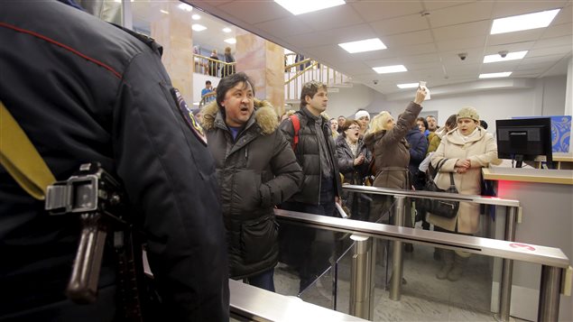 Manifestation dans une banque russe contre la hausse fulgurante de la valeur des hypothèques