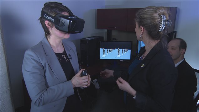 La réalité virtuelle est utilisée aussi bien dans le divertissement, les soins de santé, l'éducation que dans la production industrielle, etc.