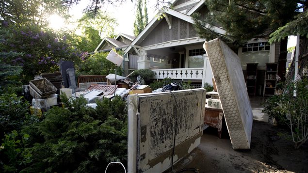 Une maison endommagée lors des inondations de 2013 à Calgary et acquise par le gouvernement.