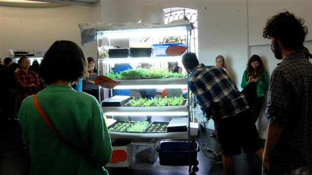 Le syste`me de production alimentaire à domicile BioUnit Le syste`me de production alimentaire à domicile BioUnit