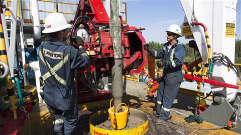Travailleurs de l’industrie pétrolière. La rémunération des patrons ne cesse de grimper depuis la crise financière de 2009. 