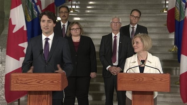 Le premier ministre Justin Trudeau et son homologue albetaine Rachel Notley à Edmonton