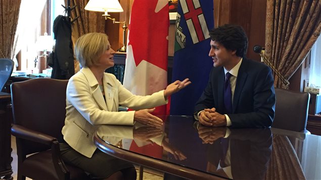 Pendant près d’une heures, le mois dernier, la première ministre de l’Alberta, Rachel Notley et le premier ministre du Canada, Justin Trudeau, ont pu discuter des enjeux qui sont chers aux Albertains.