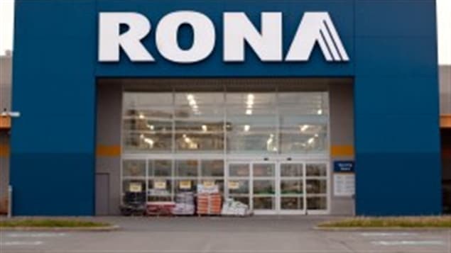 Le quincaillier Rona est vendu pour 3,2 milliards de dollars canadiens à l'américaine Lowe's. Analyse de cette transaction avec Yan Cimon, professeur de stratégies au département de Management de l’Université Laval. Le quincaillier Rona est vendu pour 3,2 milliards de dollars canadiens à l'américaine Lowe's. Analyse de cette transaction avec Yan Cimon, professeur de stratégies au département de Management de l’Université Laval.