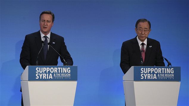  Britiain’s Prime Minister David Cameron (L) and UN Secretary-General Ban Ki-moon speak at the donors Conference for Syria in London, Britain February 4, 2016. 