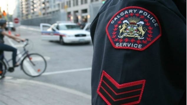 警察也不能随便飚车：卡城一警官被开除
