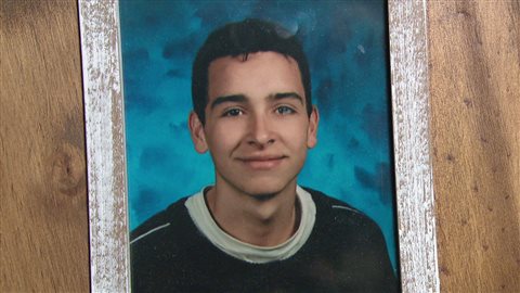 Ce jeune canadien, Stan Thomson, est mort à 18 ans il y a trois semaines dans un accident impliquant un jeune conducteur qui avait consommé de la marijuana. 