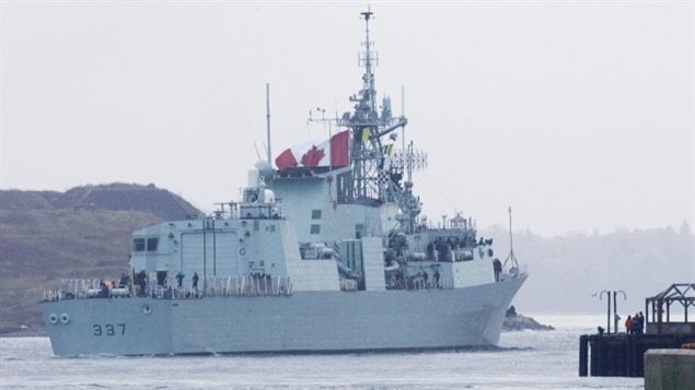 加拿大的HMCS佛雷德克顿护卫舰。