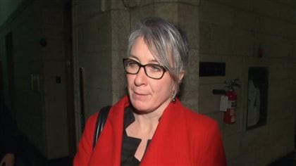 加拿大妇女部长哈度接受采访。