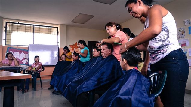 Grupo de mujeres participantes al proyecto Luna de Monte Sinaí ganador de la cumbre SLASummit en Guayaquil, Ecuador 