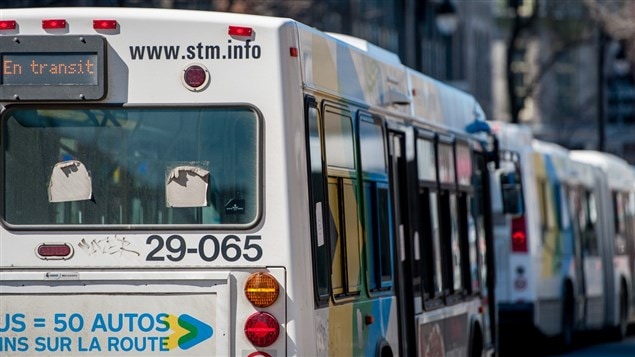 Autobus de la Société de transport de Montréal. Actuellement, c'est près du quart de la flotte vieillissante qui est constamment en réparation.