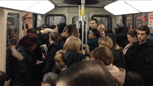 Uno de los reclamos más frecuentes, extender el metro hacia el este.