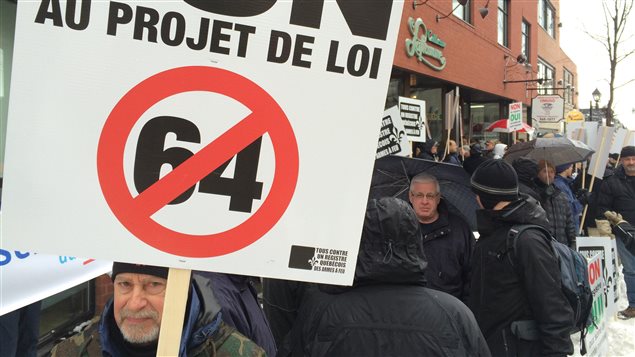 Manifestación contra el registro de armas de fuego en Quebec.