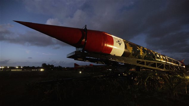 Un des missiles à moyenne portée déployés par l'URSS à Cuba, en 1962 Un des missiles à moyenne portée déployés par l'URSS à Cuba, en 1962