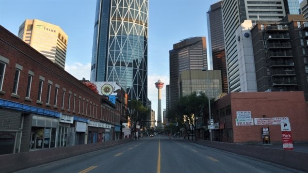 Calgary, ville déserte. L’effet de l'effondrement mondial des prix du pétrole est maintenant visible à l'oeil nu dans la capitale canadienne du pétrole en Alberta.