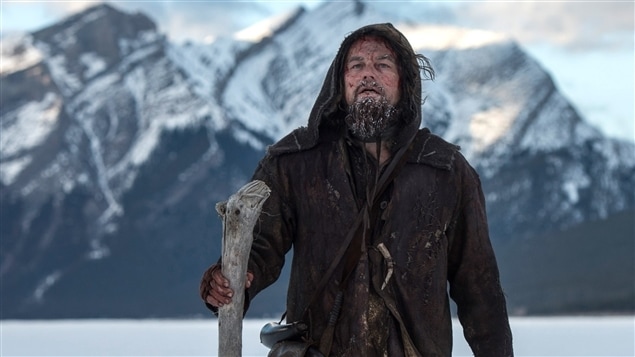 Le film Le revenant a ajouté trois Oscars à son tableau de chasse. Alejandro González Iñárritu, le cinéaste mexicain est sacré meilleur réalisateur pour la deuxième année consécutive tandis que Leonardo DiCaprio obtient la statuette du meilleur acteur pour la toute première fois de sa carrière.