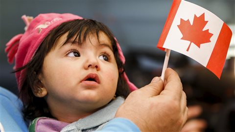 Une jeune réfugiée syrienne à son arrivée à Toronto, le 18 décembre dernier.