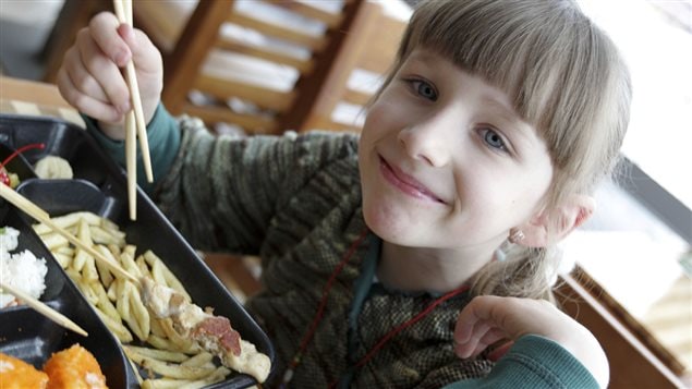 Les enfants adorent aller au restaurant Les enfants adorent aller au restaurant