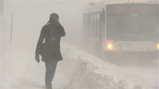 La tempête de neige fait rage à Québec