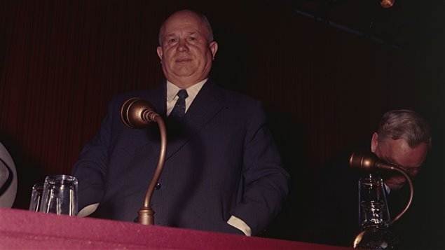 Nikita Khrouchtchev lors d’une conférence de presse à Londres le 27 avril 1956 Nikita Khrouchtchev lors d’une conférence de presse à Londres le 27 avril 1956
