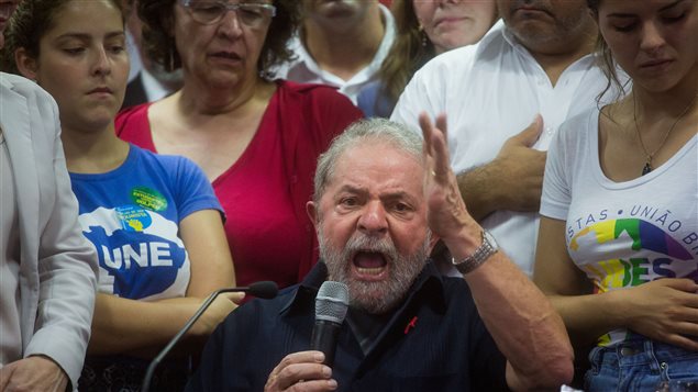 El expresidente brasileño Luiz Inacio Lula da Silva niega las acusaciones contra él.