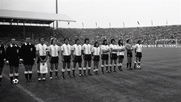 Selección Argentina que participó en el Mundial de 1974 en Alemania antes de su partido contra Italia, que terminó empatado 1-1 en Stutgart, el 19 de junio de 1974.