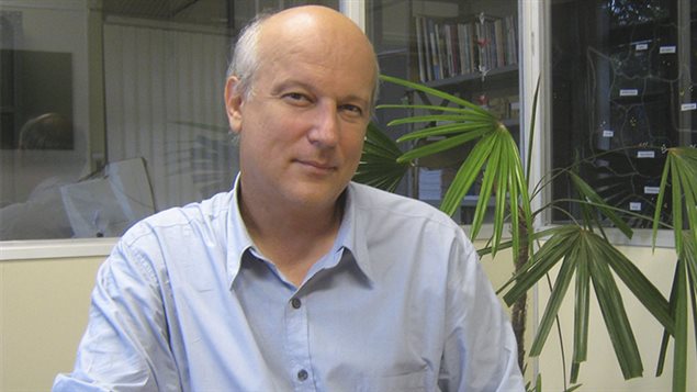 Giuseppe Cocco, profesor en la Universidad Federal de Rio de Janeiro. En 2005 publicó junto a Antonio Negri el libro “GlobAL: Biopoder e lutas em uma América Latina globalizada”.