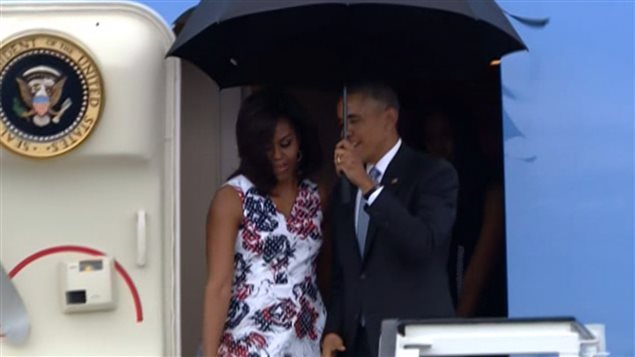 Barack et Michelle Obama llegan a Cuba.