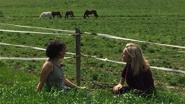Anne-Marie Séguin et Marcia Pilote dans le documentaire <em>La mort m'a dit</em> Anne-Marie Séguin et Marcia Pilote dans le documentaire <em>La mort m'a dit</em>