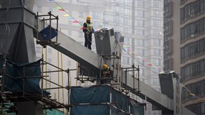 中国经济陷入困局、拖欠工资问题增加