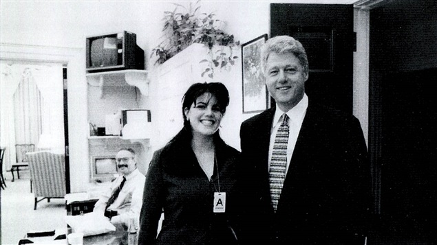Monica Lewinsky, lors de sa rencontre du président Bill Clinton. Monica Lewinsky, lors de sa rencontre du président Bill Clinton.