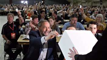 NDP Leader Tom Mulcair cast his vote for the party leadership along with other delegates to the 2016 NDP Federal Convention in the western city of Edmonton.